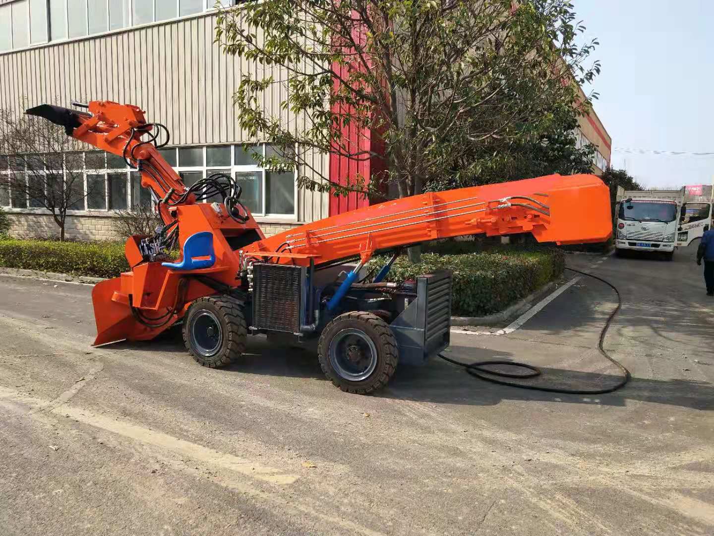 怎樣防止礦用扒渣機液壓系統的污染